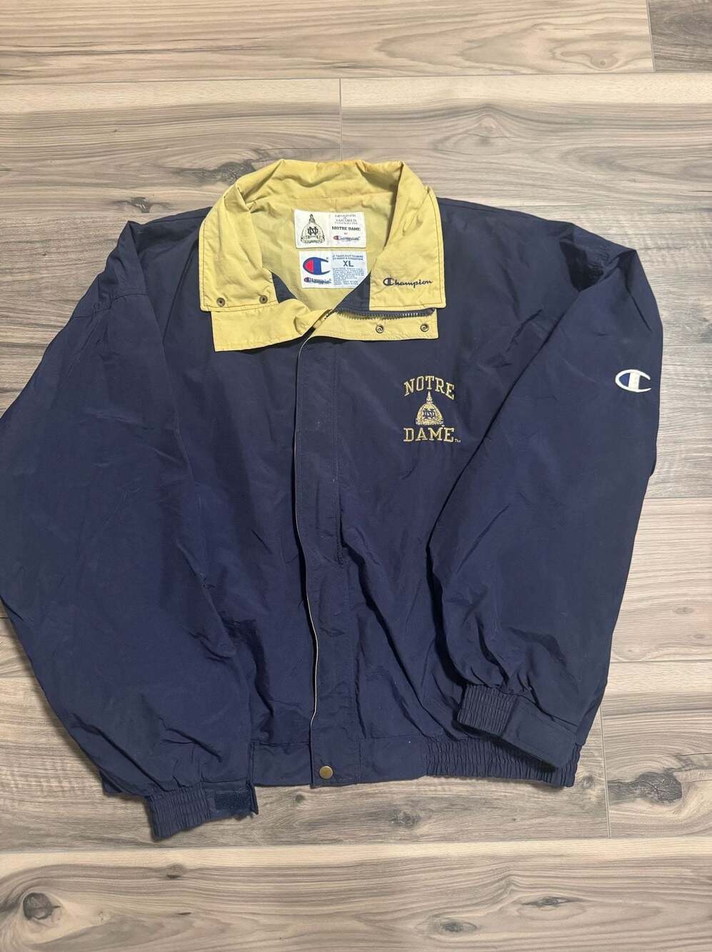 Vintage Champion Notre Dame Fighting Irish Nylon Windbreaker Jacket Size XL